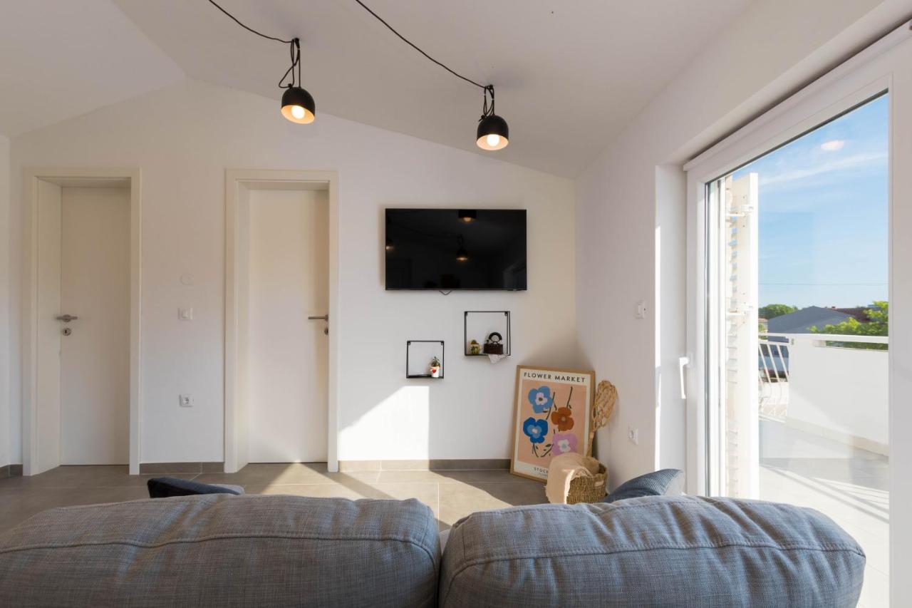 Apartment Eros Šišan エクステリア 写真